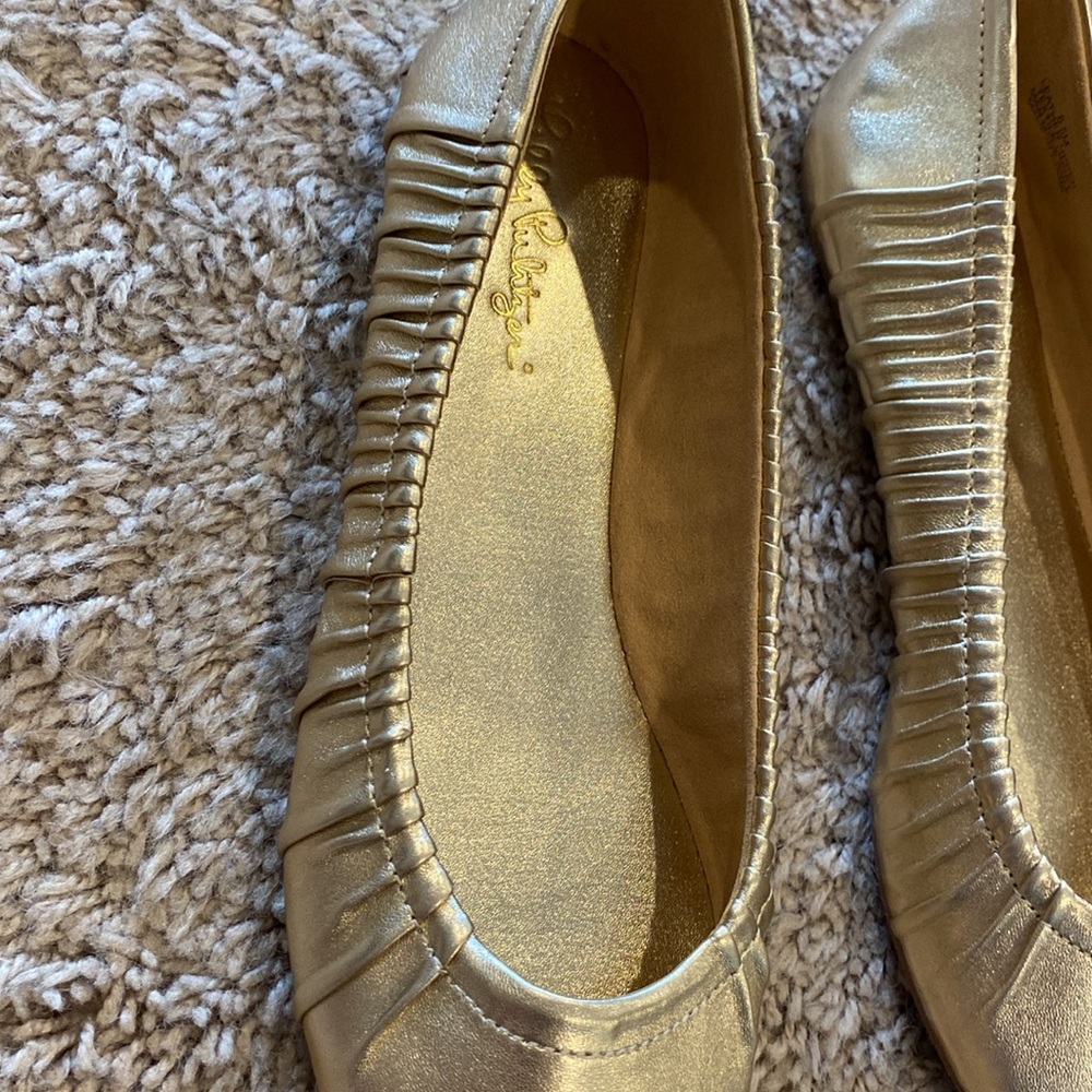 NWOT Lilly Pulitzer gold leather ballet flats - Picture 5 of 7